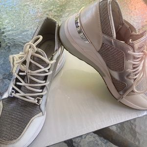 Michael Kors trainer white silver chain mesh size 8M